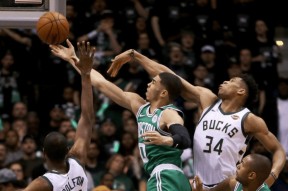 威尼斯人在线入口 -包含转折点！波士顿凯尔特人伤情更新，CBA季后赛国际比赛日攻防权衡，管理层满意，临场指挥获称赞的词条