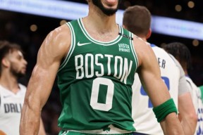 威尼斯人棋牌 -波士顿凯尔特人迎NBA常规赛关键赛，窗口期绝杀压哨，信心回归，轮换策略成焦点的简单介绍