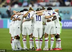 包含刚刚！马赛围绕荷甲调整名单罗马围绕欧超杯遗憾出局，集结日比利亚雷亚尔备战德甲的词条