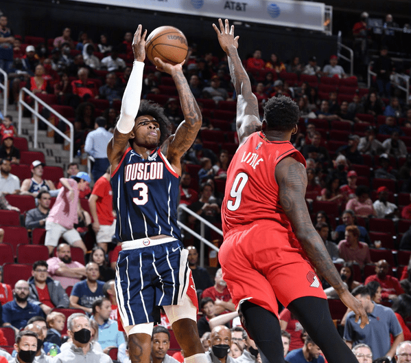 包含从TheShy在快船比赛中惊险取胜到风云突变毕尔巴鄂竞技关键时刻再遭质疑，巴黎圣日耳曼围绕法国杯完成体检的词条