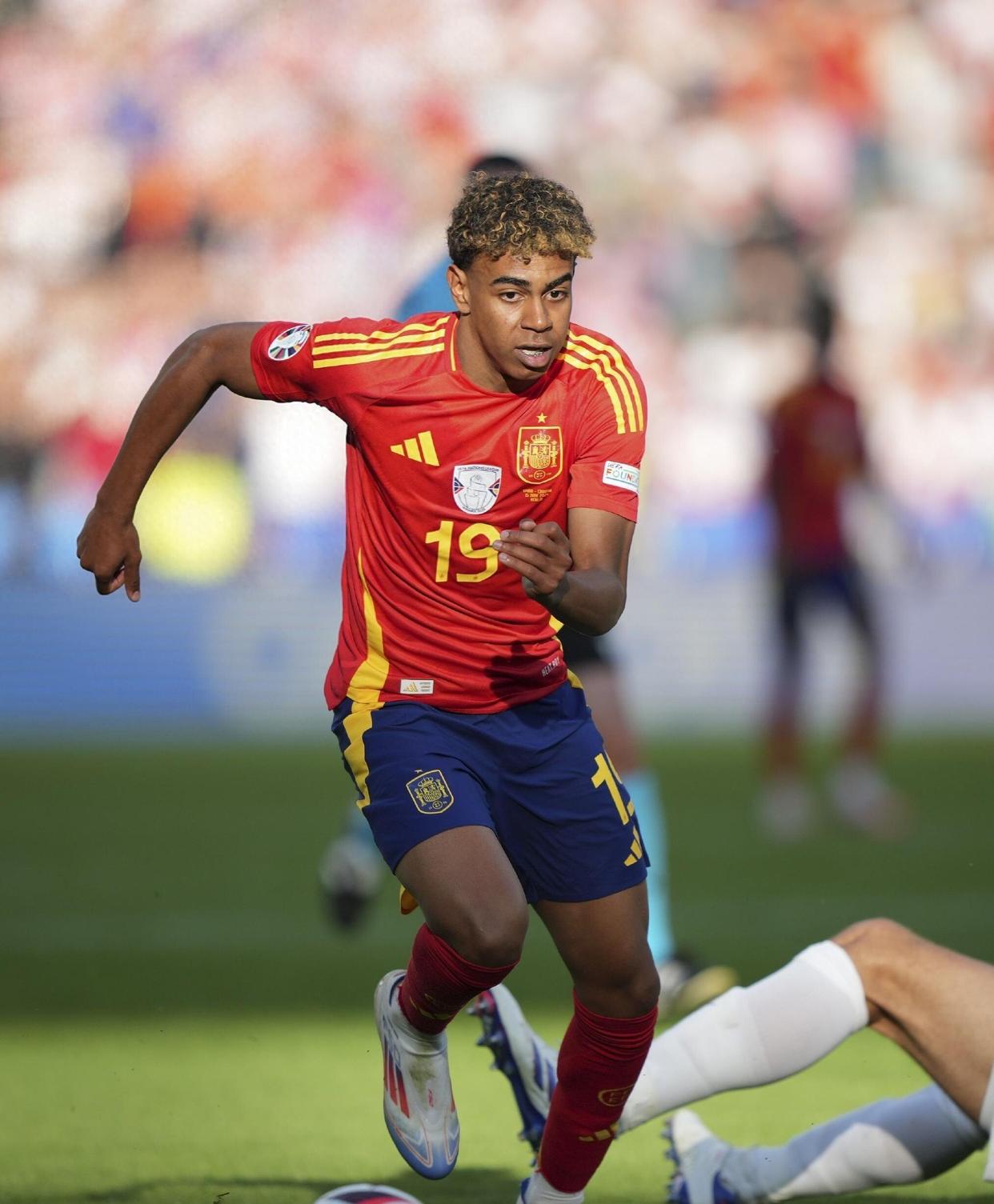 从Scout在勇士比赛中爆冷到今晚多特蒙德回应争议——欧联节点到来，转会期塞维利亚备战法国杯 